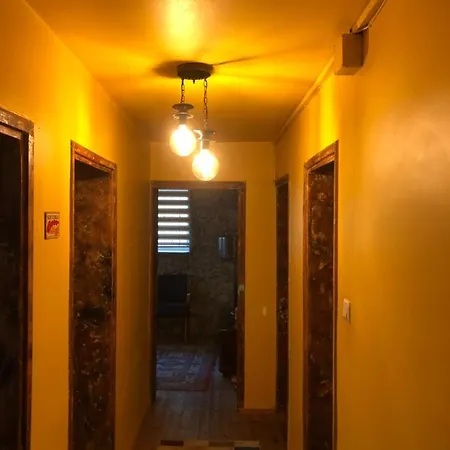 Ozzy Homes Apartment *