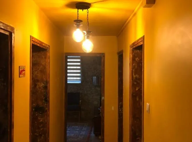 Ozzy Homes Apartment *
