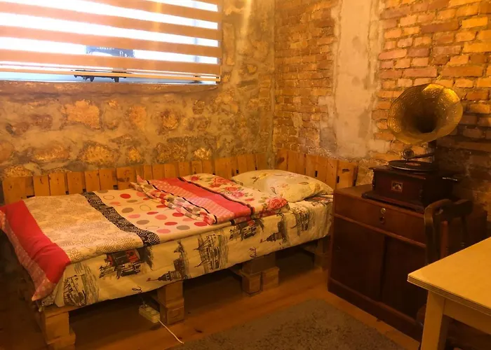 Ozzy Homes Apartment *